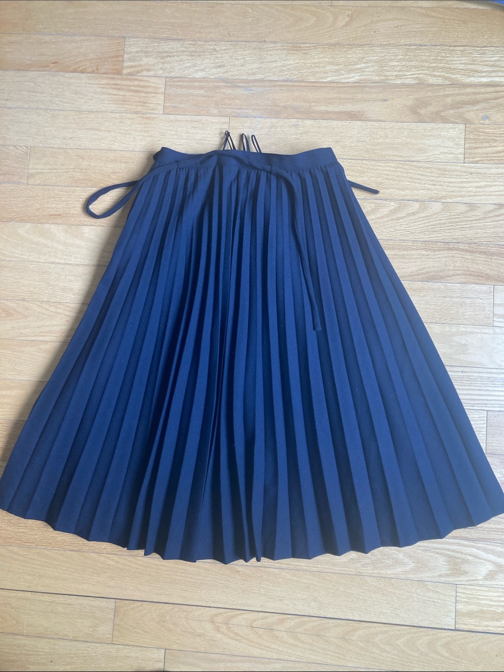Classic Vintage Pleated Midi Skirt in Dark Navy